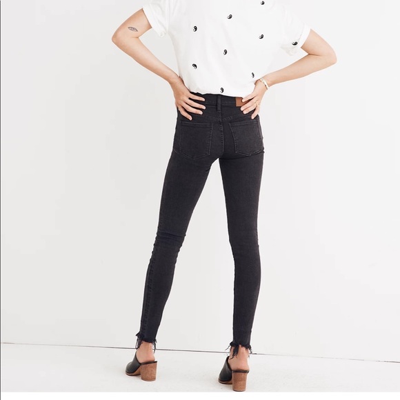 Madewell 9" Mid-Rise Skinny Jeans in Berkeley Black: Button-Through Edition - Picture 2 of 9